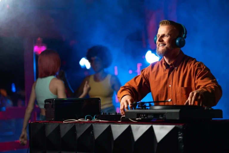 medium-shot-young-dj-techno-party